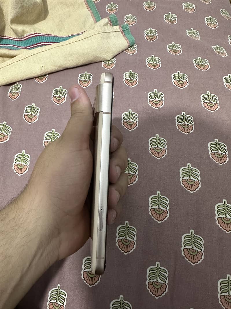 Google Pixel 8 5