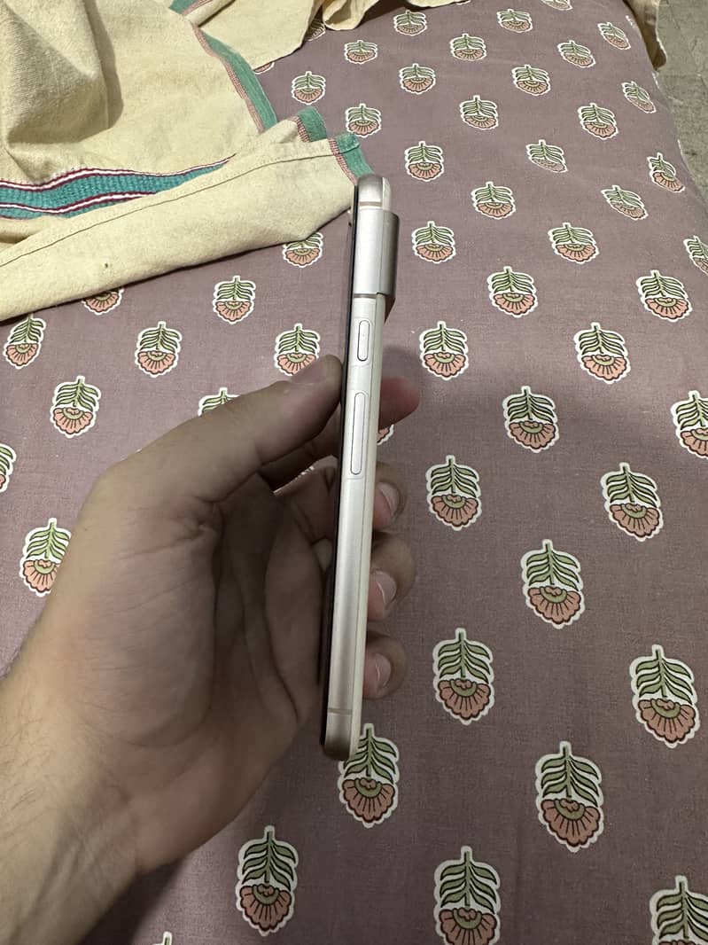 Google Pixel 8 6