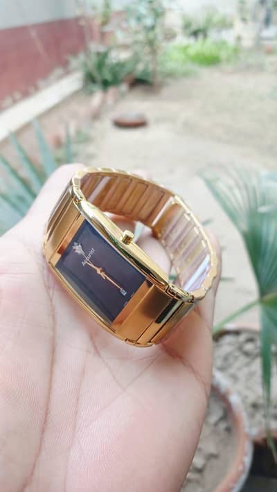 Brand New accurist watch