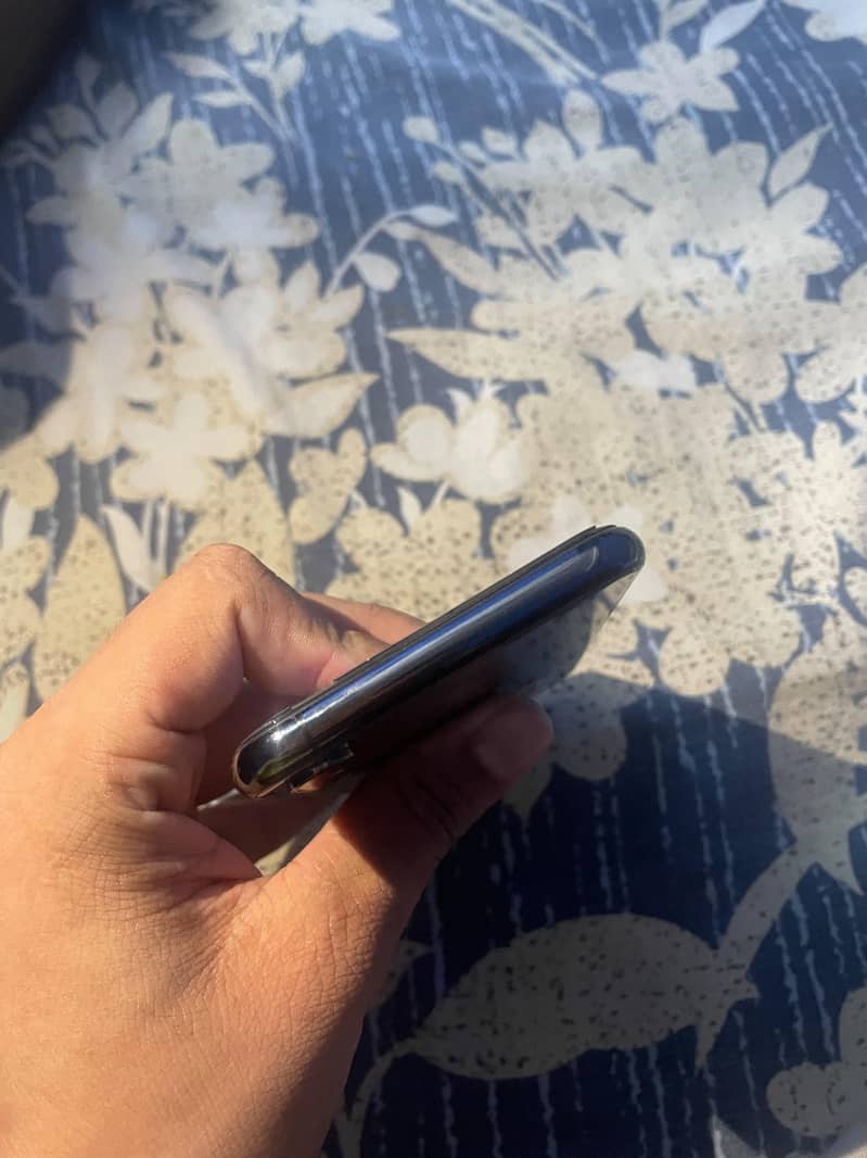 Apple iPhone XS 2
