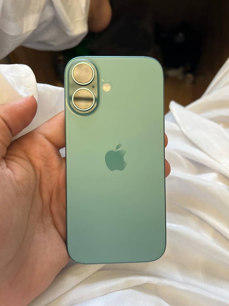 Apple iPhone 16 mdm 1