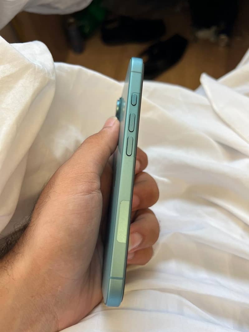Apple iPhone 16 mdm 4