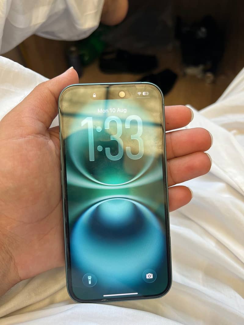 Apple iPhone 16 mdm 5