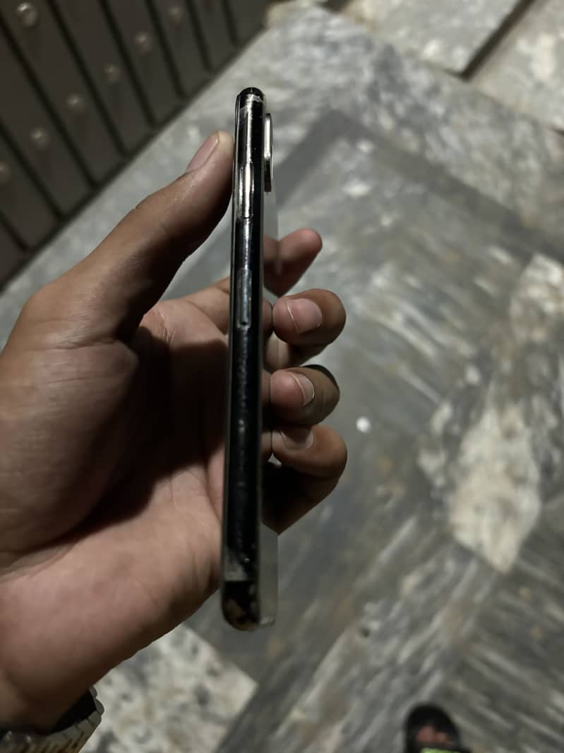 Apple iPhone X 3