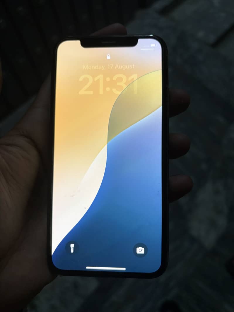 Apple iPhone X 4