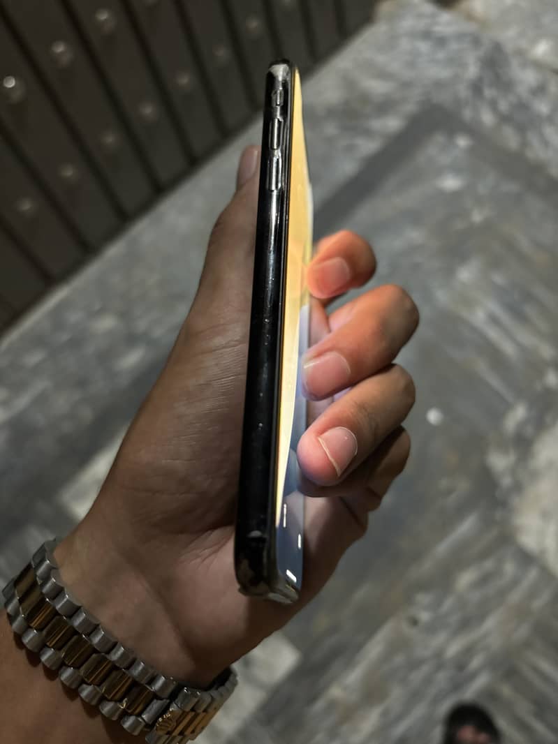 Apple iPhone X 5