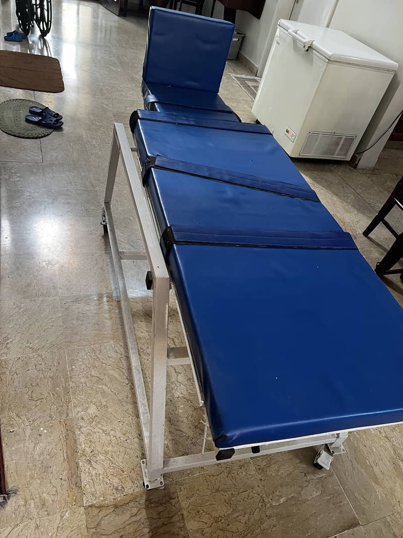Physiotherapy Tilt table 0