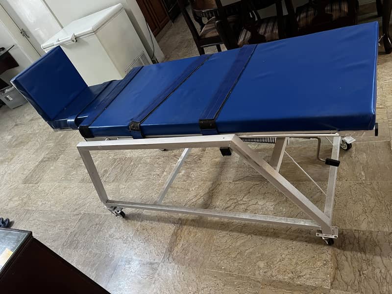 Physiotherapy Tilt table 1