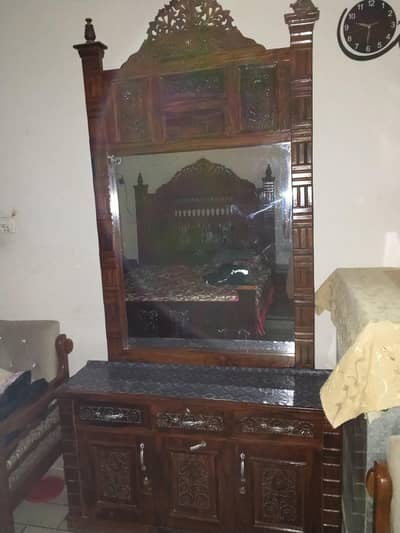 Heavy Lakri Ka Dressing Table Bara Sheesha Ke Sath