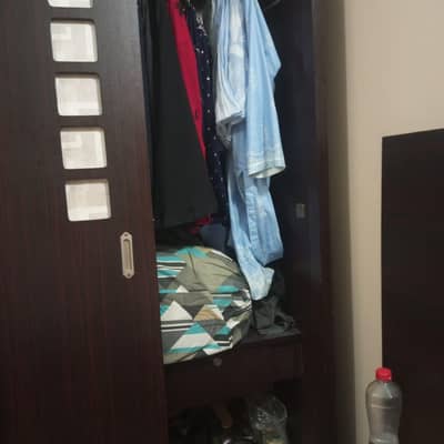 sliding door specious wadrobe