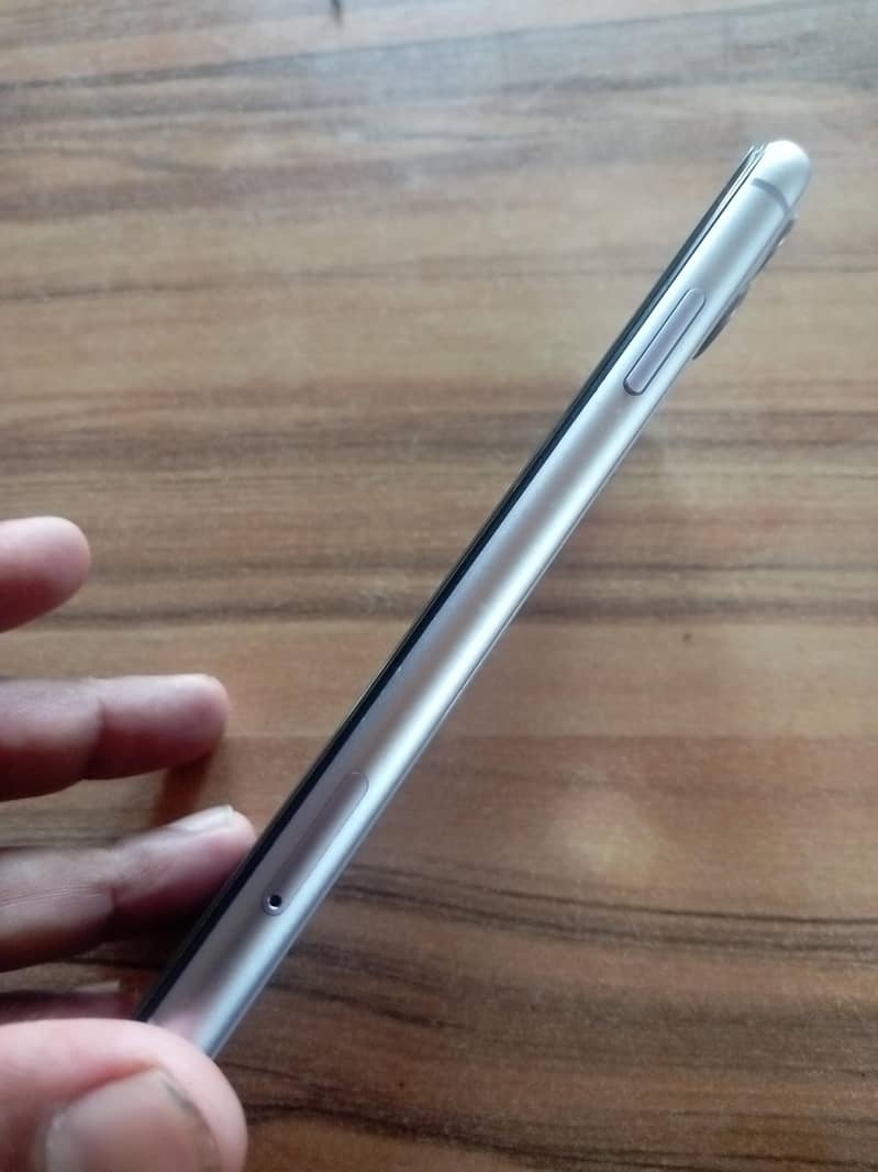 Apple iPhone 11 5