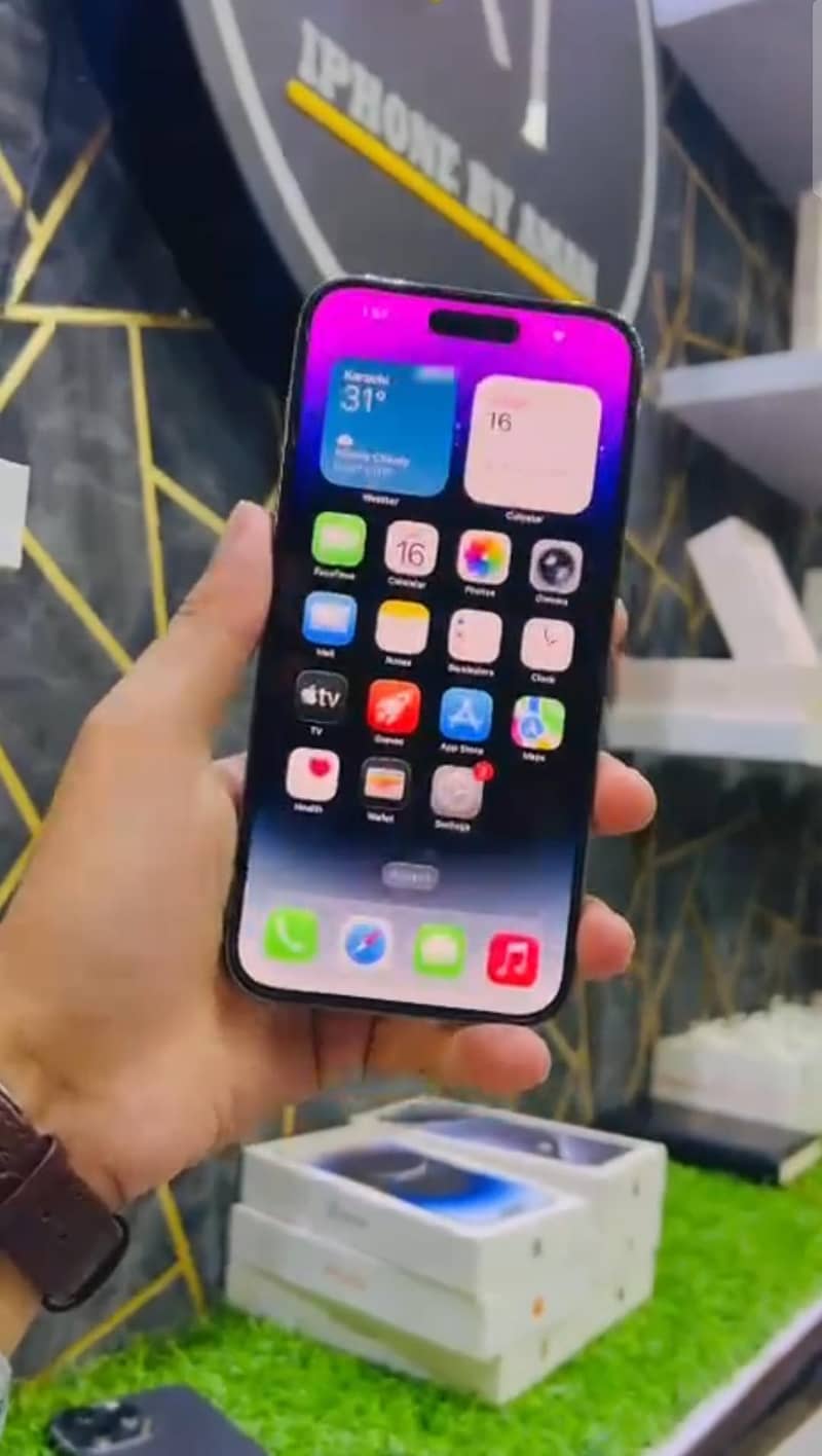 Apple iPhone 14 Pro Max 1