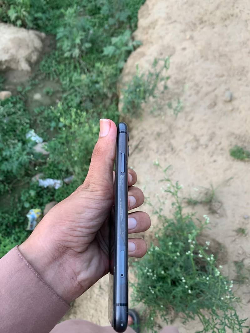Apple iPhone 11 1