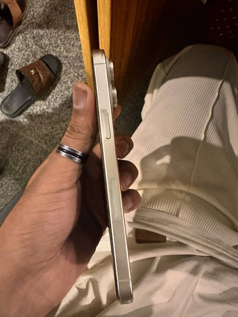 Apple iPhone 15 Pro Max 5