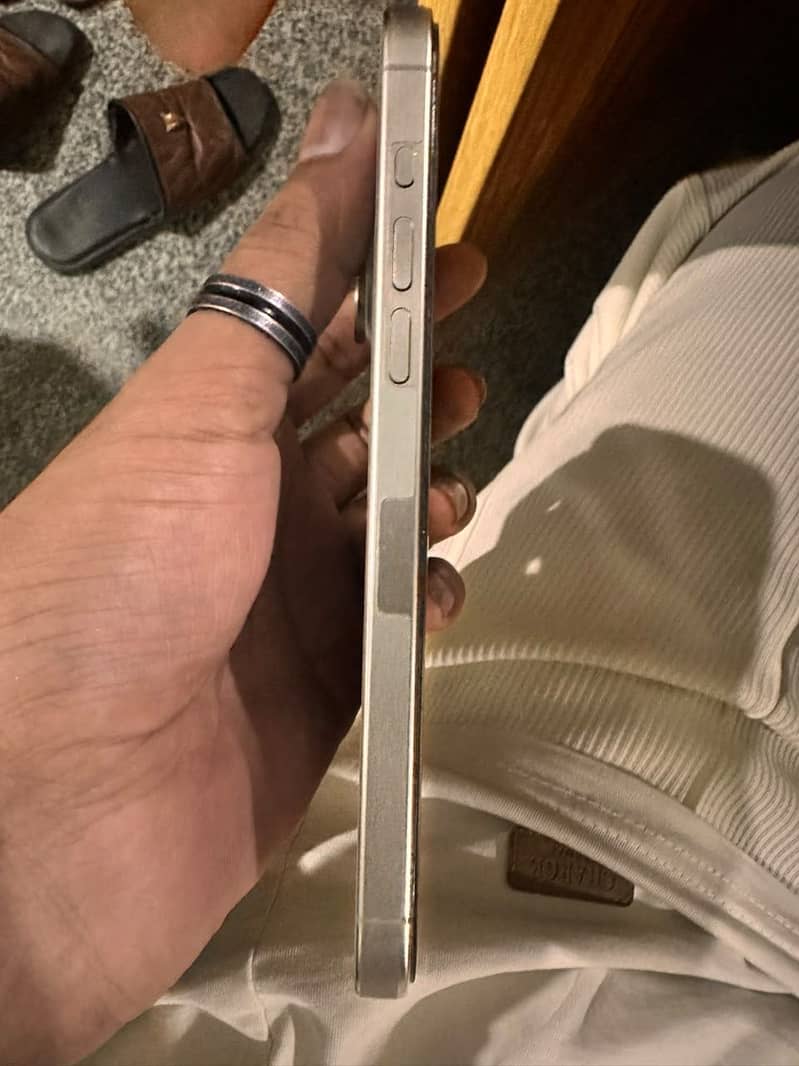 Apple iPhone 15 Pro Max 6