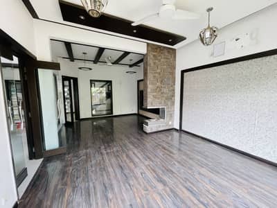 12.5 Marla Corner House 2+2 Duble Unit Hot Location
