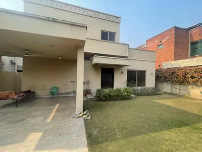 1 Kanal House For Sale Hot Location Phase 5 Near To Sport Complex