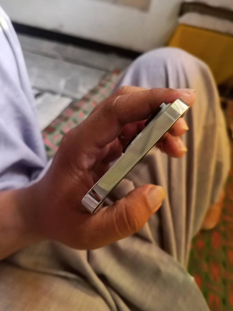Apple iPhone 14 Pro Max 5