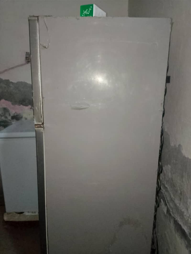 Electrolux Medium-Size Refrigerator use 1