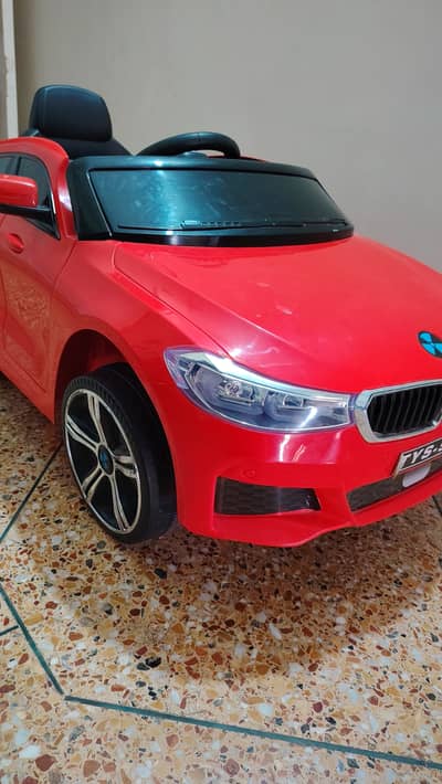 Electric car with remote and charger