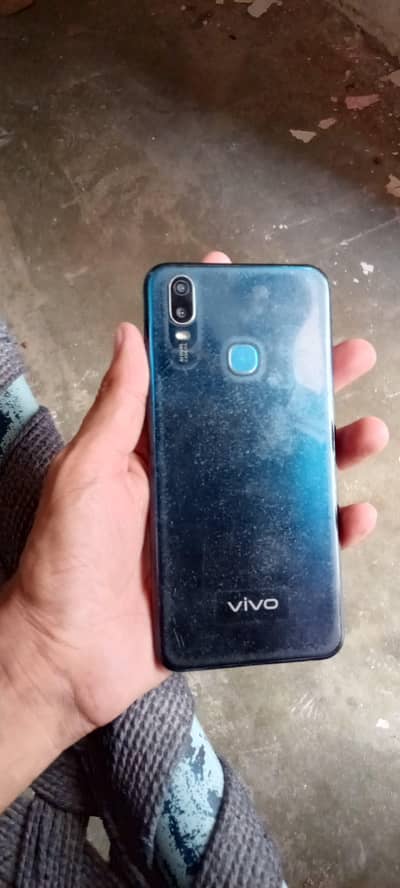 Vivo Y11 3g. ram 32 storage