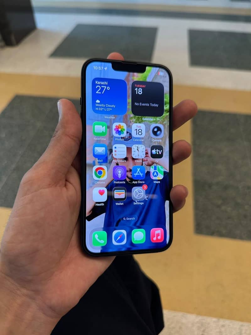 Apple iPhone 13 1