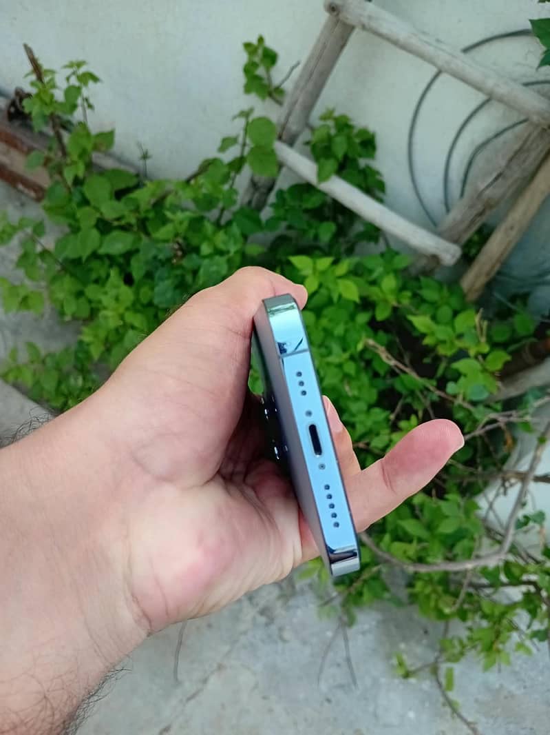 Apple iPhone 13 Pro 4