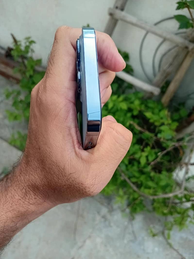 Apple iPhone 13 Pro 6
