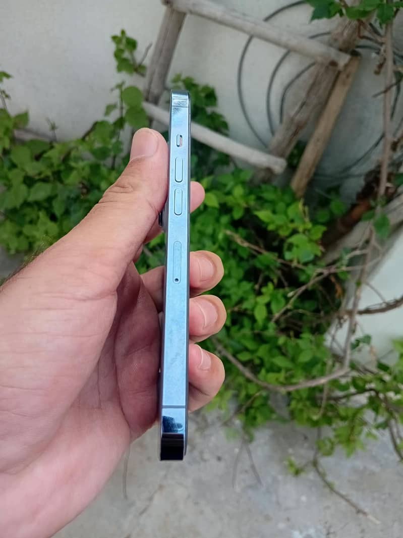 Apple iPhone 13 Pro 8