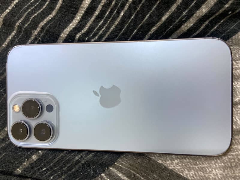 Apple iPhone 13 Pro Max 2