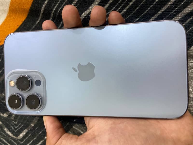 Apple iPhone 13 Pro Max 3