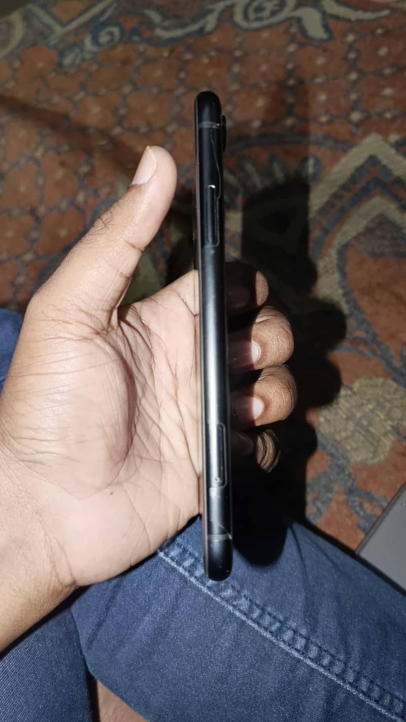 Apple iPhone XR 5