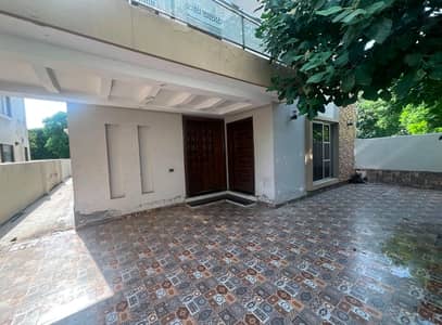 Ready To Buy A Prime Location House In Bahria Town - Sector C Lahore