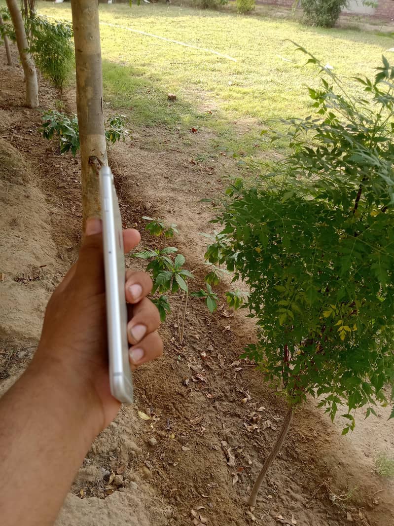 Apple iPhone 6 Plus 8