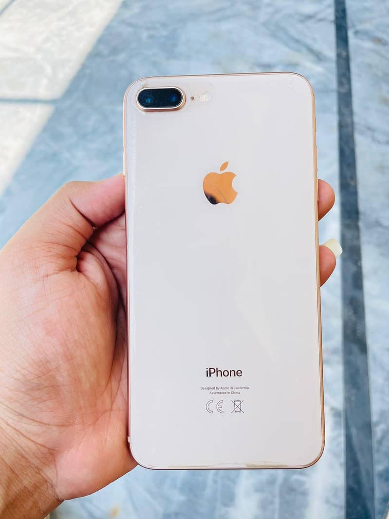 Apple iPhone 8 Plus 0
