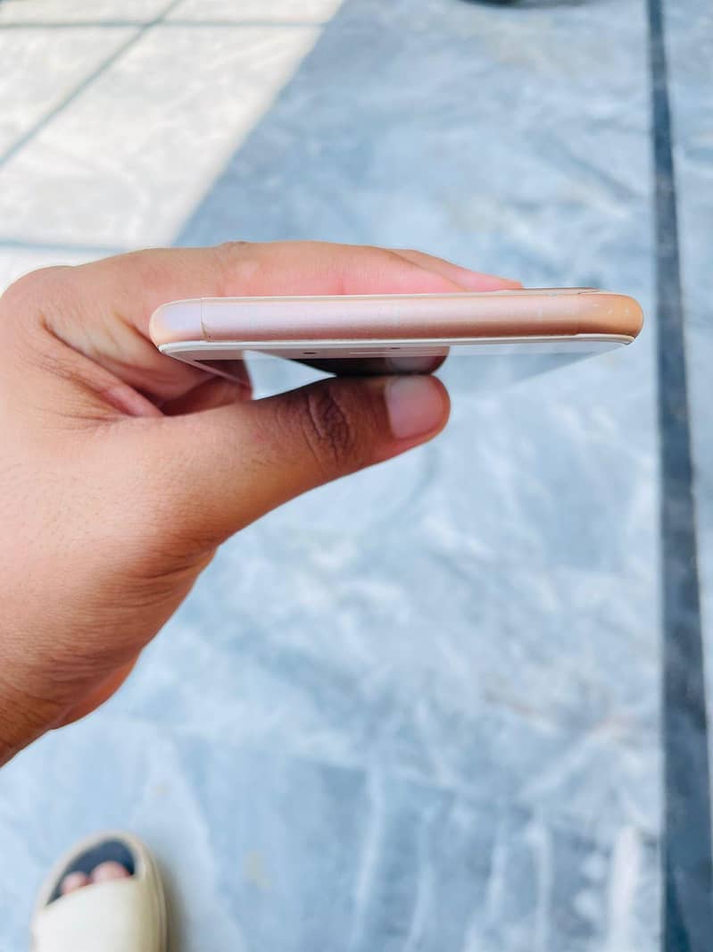 Apple iPhone 8 Plus 2