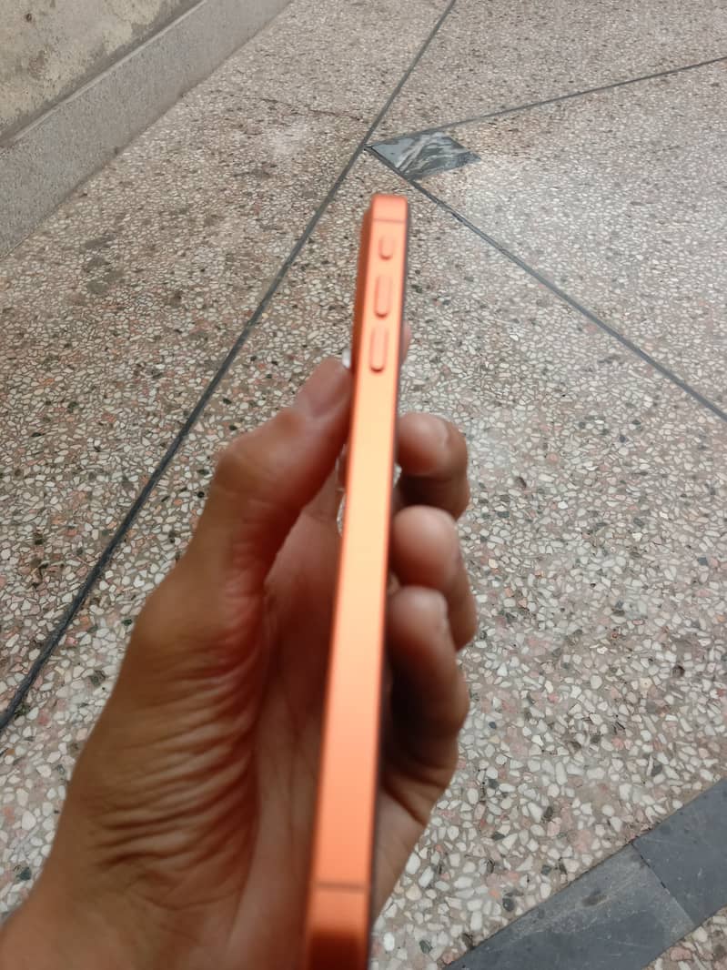 Apple iPhone XR 4