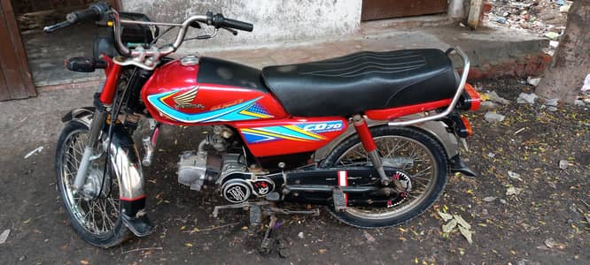 Honda CD 70 good condition fsd number only call 0315 7937917