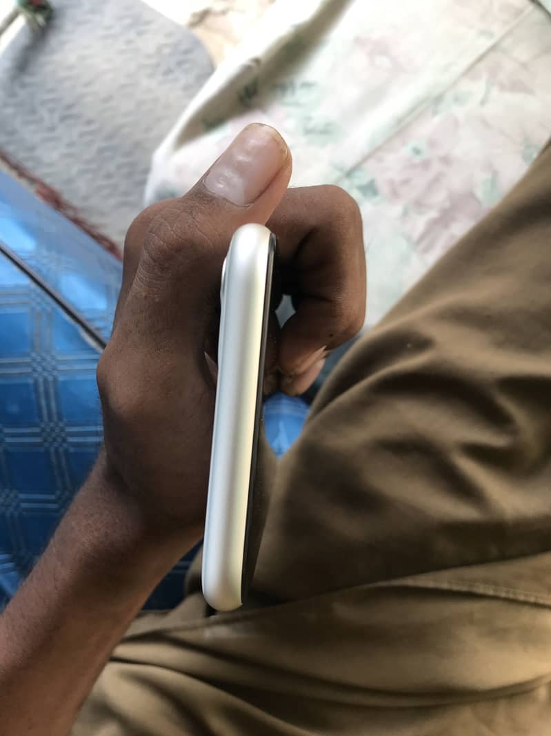 Iphone 11 4