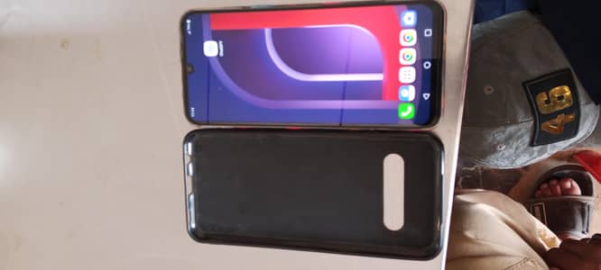 LG v60