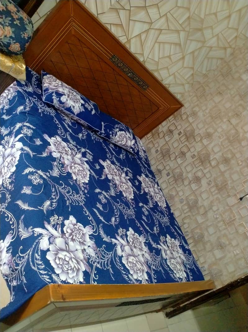 Double large bed 5