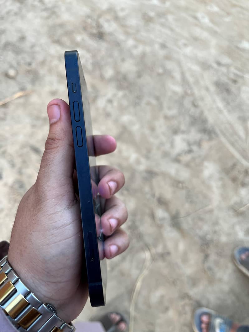 Apple iPhone 12 2