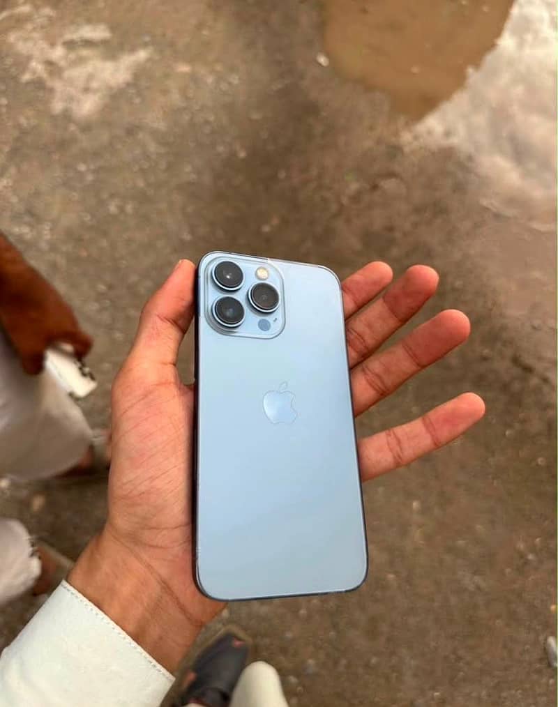 Apple iPhone 13 Pro 2