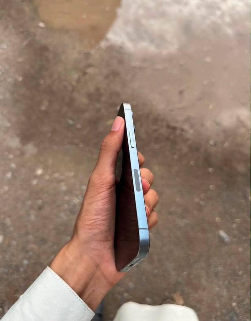 Apple iPhone 13 Pro 4