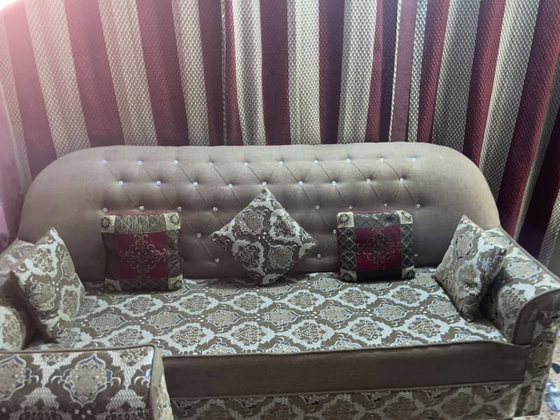 7 seter sofa for sell 1