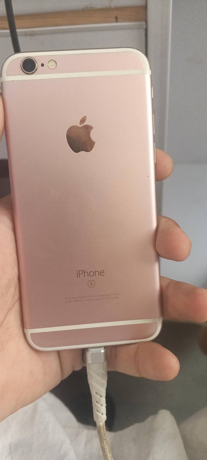 Apple iPhone 6S 1