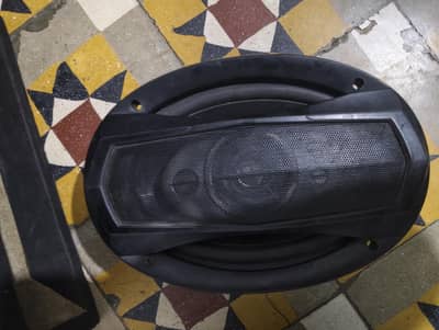 10/10 condition amplifier 4 channel + 2 speaker + jbl