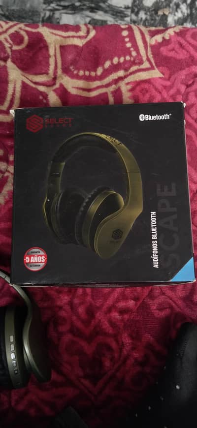 (select made ) (scape model headphone + mp3)