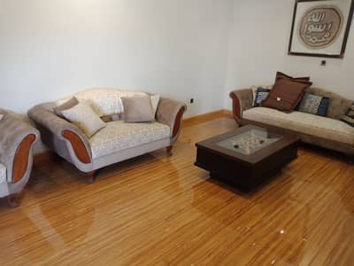 Wooden Floor | Vinyl Floor | Wooden Blinds | Turf Artificial Grass
