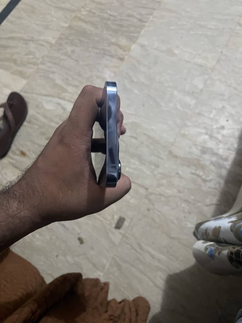 Apple iPhone 13 Pro Max 1